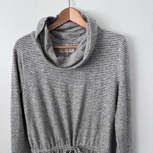 Lou & Grey cowl neck long sleeve draw string waist dress gray white Size Small - Picture 2 of 6
